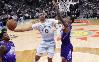 爱体育-爵士遭遇球队史上最大比分溃败，过度沉浸曾经不甘颓势