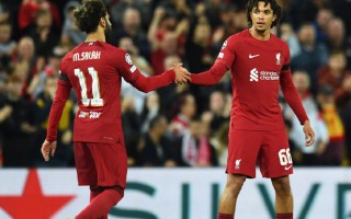 爱体育-阿贾克斯主场绝杀米德特兰，提前晋级