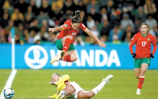 爱体育官方网站-燃情对决：女足劲旅抢夺胜利之剑