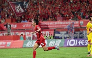 爱体育官方网站-中国球队遭遇困境，抢分成为唯一选择