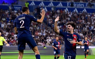 爱体育官网-里昂主场不敌巴黎圣日耳曼，仍未寻到翻盘之力