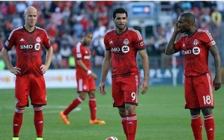 爱体育-华盛顿联客场较量，胜负难分