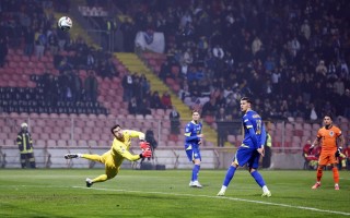 爱体育-亚洲足球比赛中的情感碰撞与角逐