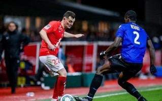 爱体育-亚眠主场告捷，法甲保级之路生机盎然