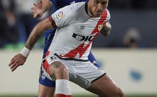 爱体育官网-巴列卡诺再胜，保持稳定战绩