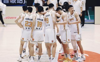 爱体育-热闹局面：新疆男篮对阵山西男篮