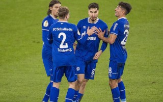 爱体育官网-沙尔克04主场胜利在望，士气高昂