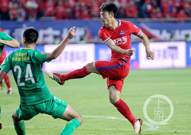 爱体育官网-上港客场大胜重庆力帆,继续保持不败记录-第1张图片-爱体育官方网站 爱体育官网-上港客场大胜重庆力帆,继续保持不败记录-第1张图片-爱体育官方网站