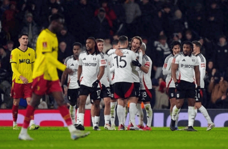 爱体育-曼联客场战平富勒姆,争议不断-第1张图片-爱体育官方网站 爱体育-曼联客场战平富勒姆,争议不断-第1张图片-爱体育官方网站