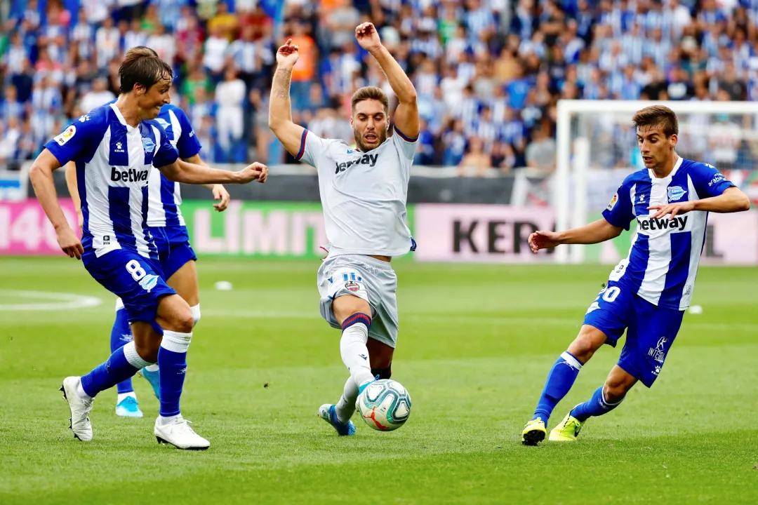 爱体育-巴伦西亚主场大获全胜,展现统治力-第1张图片-爱体育官方网站 爱体育-巴伦西亚主场大获全胜,展现统治力-第1张图片-爱体育官方网站