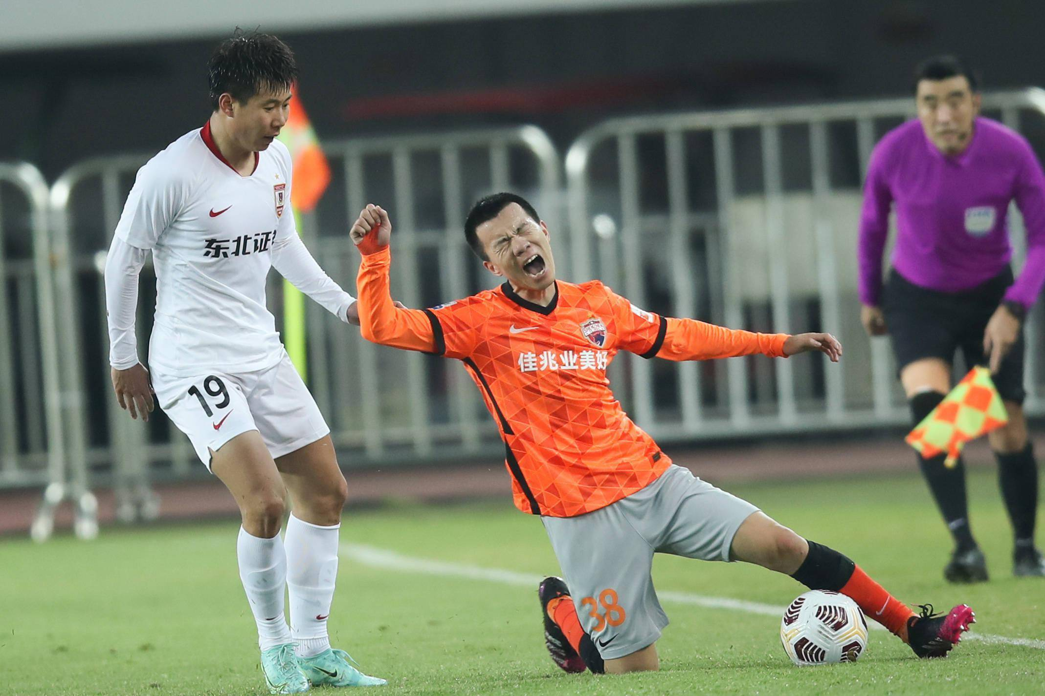 爱体育官方网站-深圳佳兆业主场再败,中超保级前景更加渺茫-第1张图片-爱体育官方网站 爱体育官方网站-深圳佳兆业主场再败,中超保级前景更加渺茫-第1张图片-爱体育官方网站