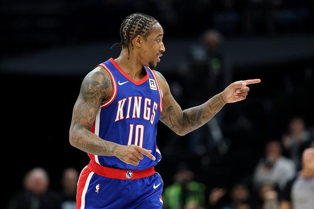 爱体育-活塞主教练大赞德罗赞表现,称其为绝地反击做出贡献-第1张图片-爱体育官方网站 爱体育-活塞主教练大赞德罗赞表现,称其为绝地反击做出贡献-第1张图片-爱体育官方网站