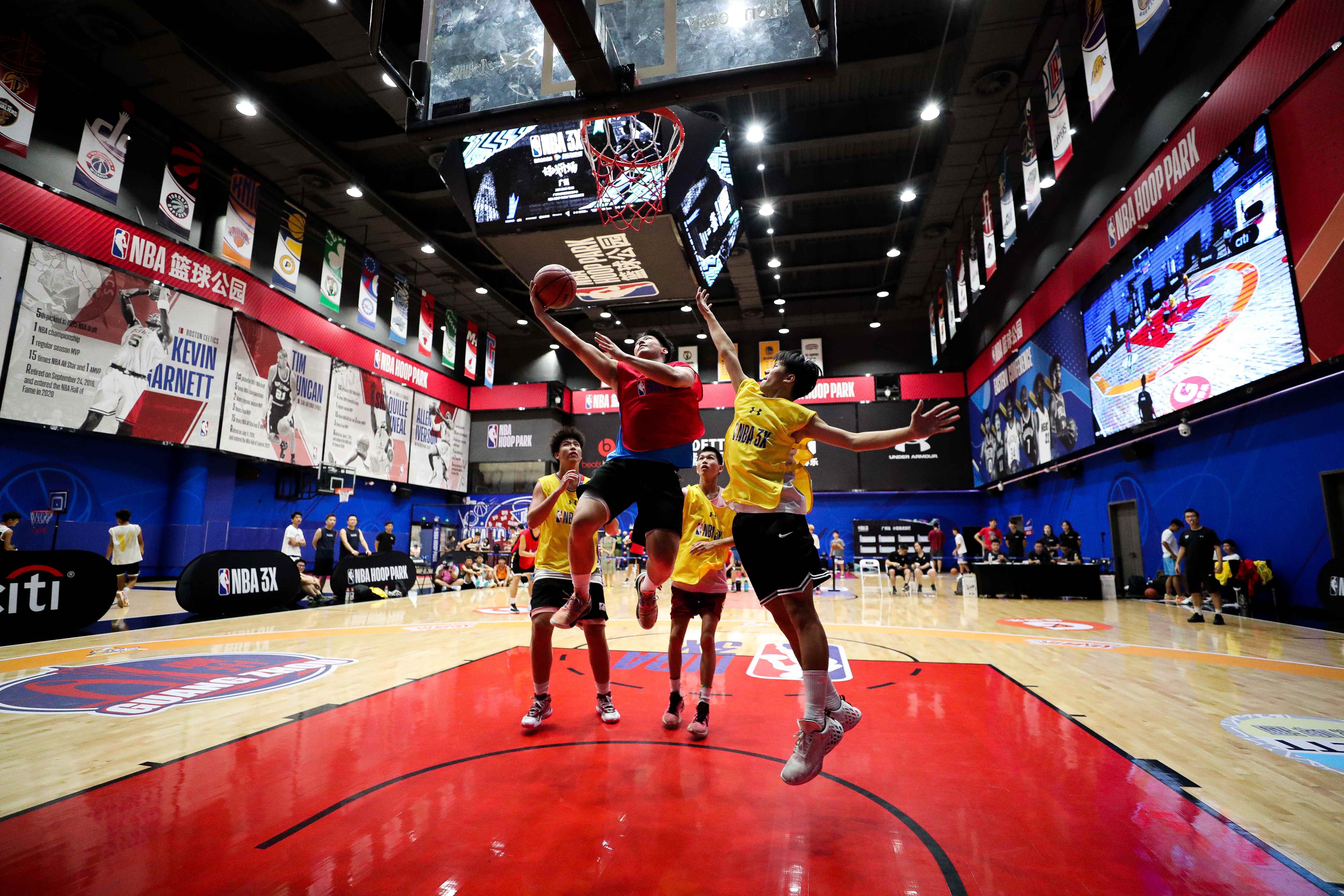 爱体育-双方势均力敌,篮球赛事精彩纷呈-第1张图片-爱体育官方网站 爱体育-双方势均力敌,篮球赛事精彩纷呈-第1张图片-爱体育官方网站