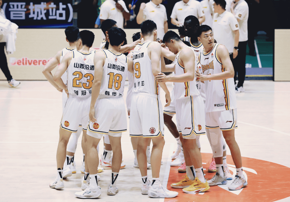 爱体育-热闹局面:新疆男篮对阵山西男篮-第1张图片-爱体育官方网站 爱体育-热闹局面:新疆男篮对阵山西男篮-第1张图片-爱体育官方网站