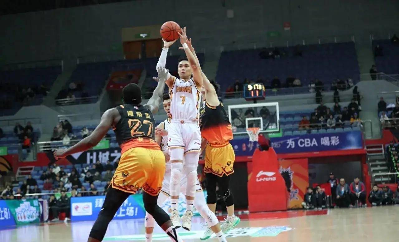 爱体育官方网站-CBA球队在比赛中奋力拼搏,取得激动人心的胜利-第1张图片-爱体育官方网站 爱体育官方网站-CBA球队在比赛中奋力拼搏,取得激动人心的胜利-第1张图片-爱体育官方网站