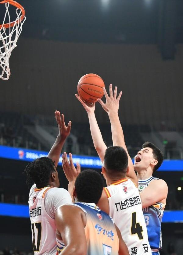 爱体育官方网站-CBA球队在比赛中奋力拼搏,取得激动人心的胜利-第2张图片-爱体育官方网站 爱体育官方网站-CBA球队在比赛中奋力拼搏,取得激动人心的胜利-第2张图片-爱体育官方网站