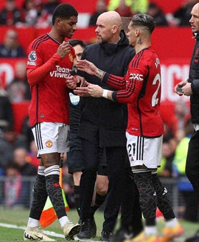 爱体育-曼联败给利物浦,球队陷入危机-第2张图片-爱体育官方网站 爱体育-曼联败给利物浦,球队陷入危机-第2张图片-爱体育官方网站