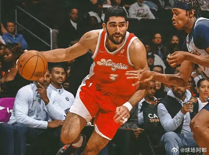 爱体育官方网站-灰熊队前景堪忧,主帅力挺球员团结一心-第2张图片-爱体育官方网站 爱体育官方网站-灰熊队前景堪忧,主帅力挺球员团结一心-第2张图片-爱体育官方网站