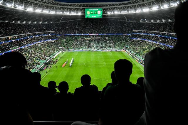 爱体育-大连一方战胜魔鬼主场,展现强大实力-第1张图片-爱体育官方网站 爱体育-大连一方战胜魔鬼主场,展现强大实力-第1张图片-爱体育官方网站