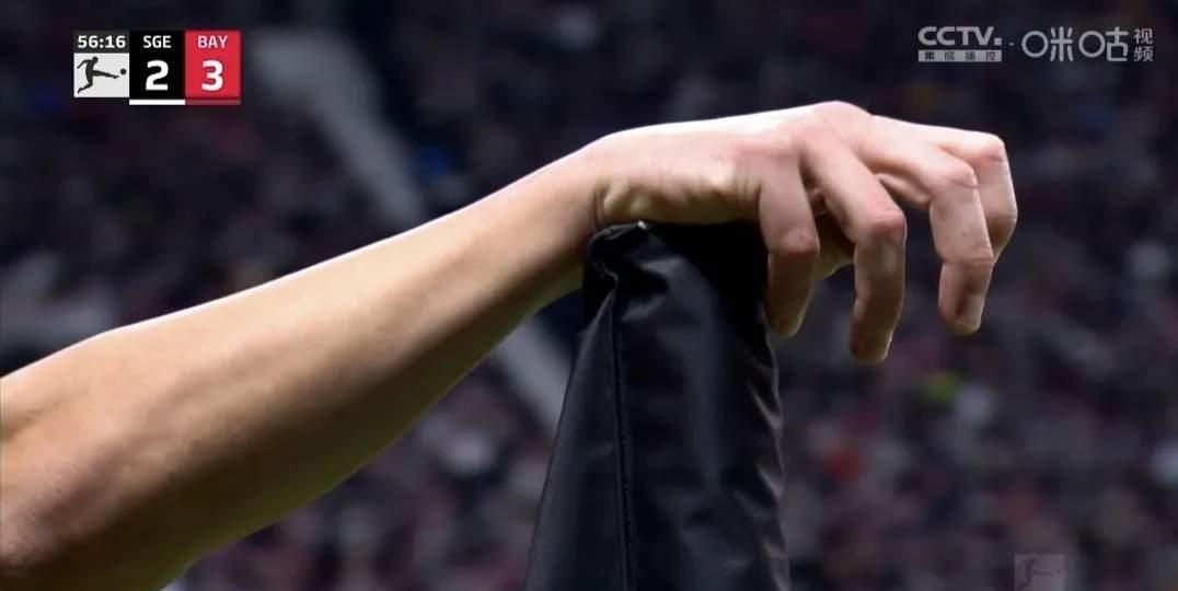 爱体育-法兰克福表现出色,打败对手成功摘得三分-第1张图片-爱体育官方网站 爱体育-法兰克福表现出色,打败对手成功摘得三分-第1张图片-爱体育官方网站