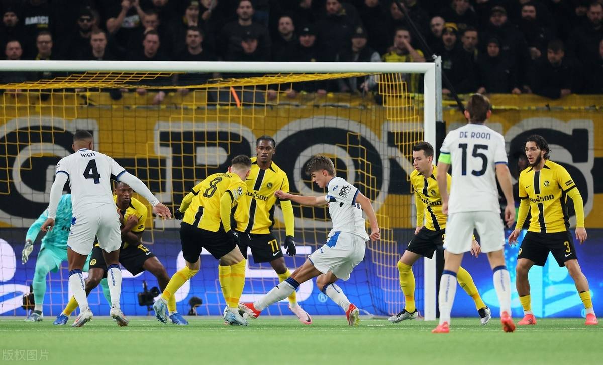 爱体育官方网站-AC米兰前锋抢射得手,帮助球队取胜-第1张图片-爱体育官方网站 爱体育官方网站-AC米兰前锋抢射得手,帮助球队取胜-第1张图片-爱体育官方网站