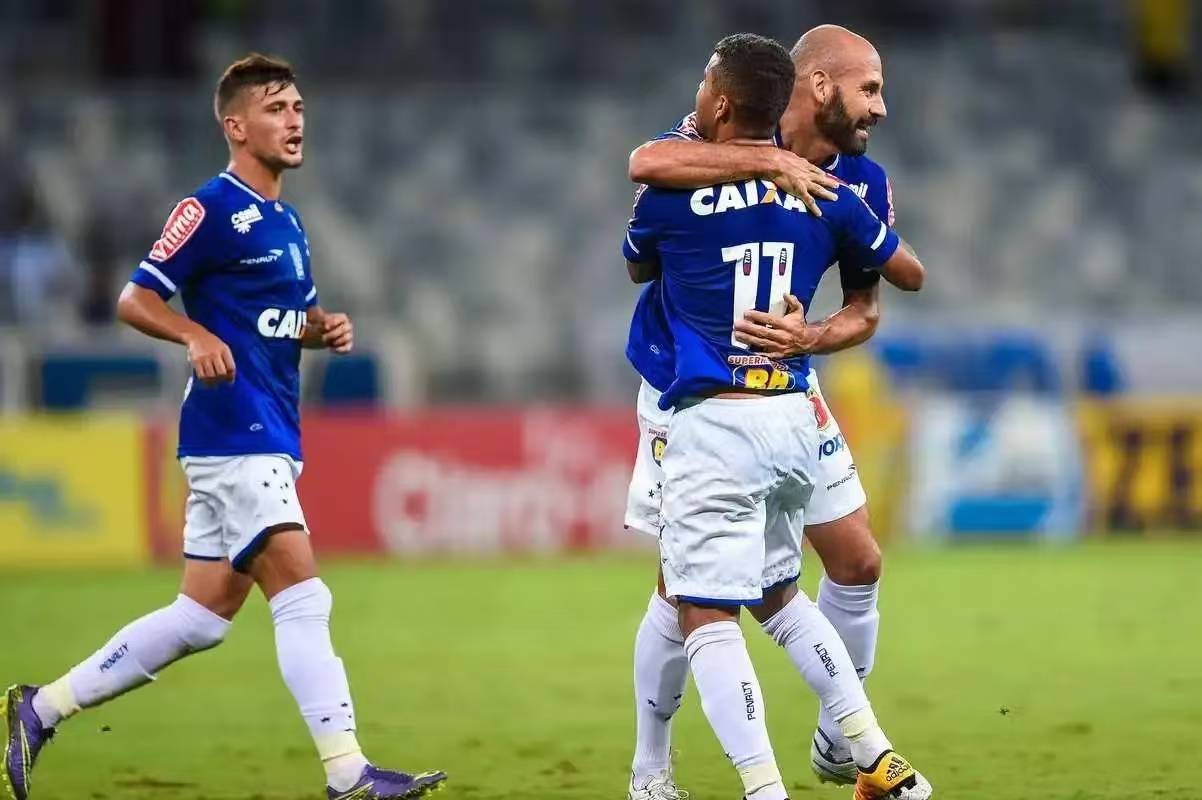 爱体育官方网站-弗赖堡队员表现抢眼,率队取得宝贵三分-第2张图片-爱体育官方网站 爱体育官方网站-弗赖堡队员表现抢眼,率队取得宝贵三分-第2张图片-爱体育官方网站