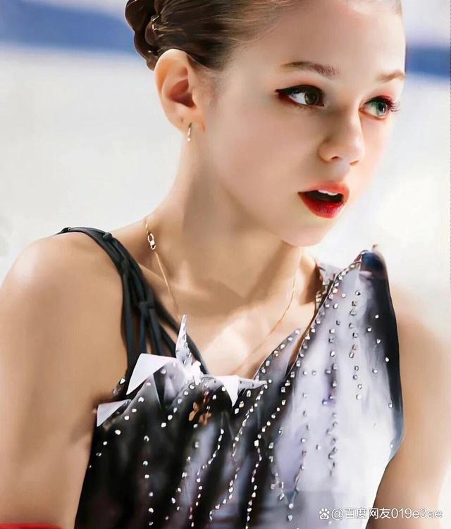 爱体育官方网站-花样滑冰黑马尽显风采，完美演绎金牌成就-第2张图片-爱体育官方网站