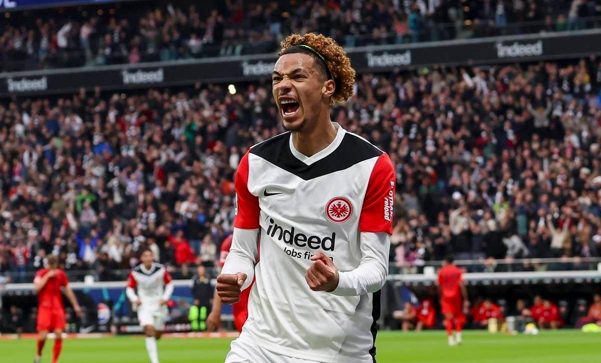 爱体育-法兰克福赞助商续约,俱乐部财政稳定-第1张图片-爱体育官方网站 爱体育-法兰克福赞助商续约,俱乐部财政稳定-第1张图片-爱体育官方网站