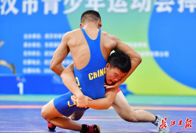 爱体育官网-比利时男子摔跤选手实力超群-第1张图片-爱体育官方网站 爱体育官网-比利时男子摔跤选手实力超群-第1张图片-爱体育官方网站