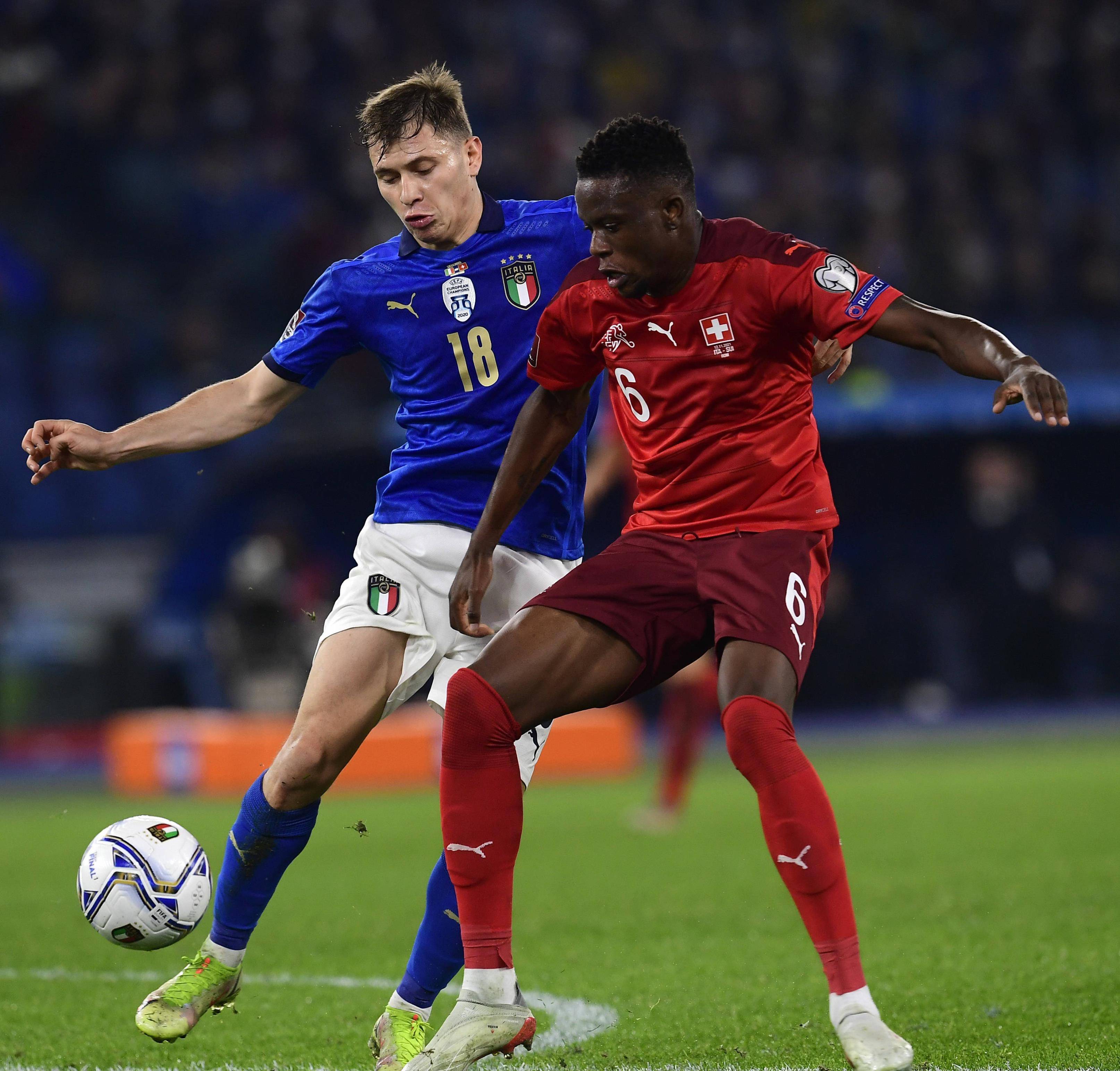 爱体育官网-中场大将大放异彩,场上指挥若定-第2张图片-爱体育官方网站 爱体育官网-中场大将大放异彩,场上指挥若定-第2张图片-爱体育官方网站