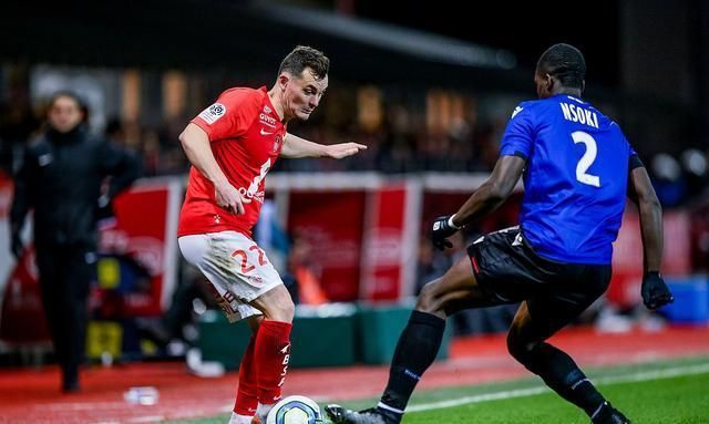 爱体育-亚眠主场告捷,法甲保级之路生机盎然-第1张图片-爱体育官方网站 爱体育-亚眠主场告捷,法甲保级之路生机盎然-第1张图片-爱体育官方网站